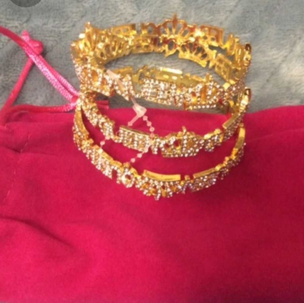 Sassy Jones Queen bracelet set